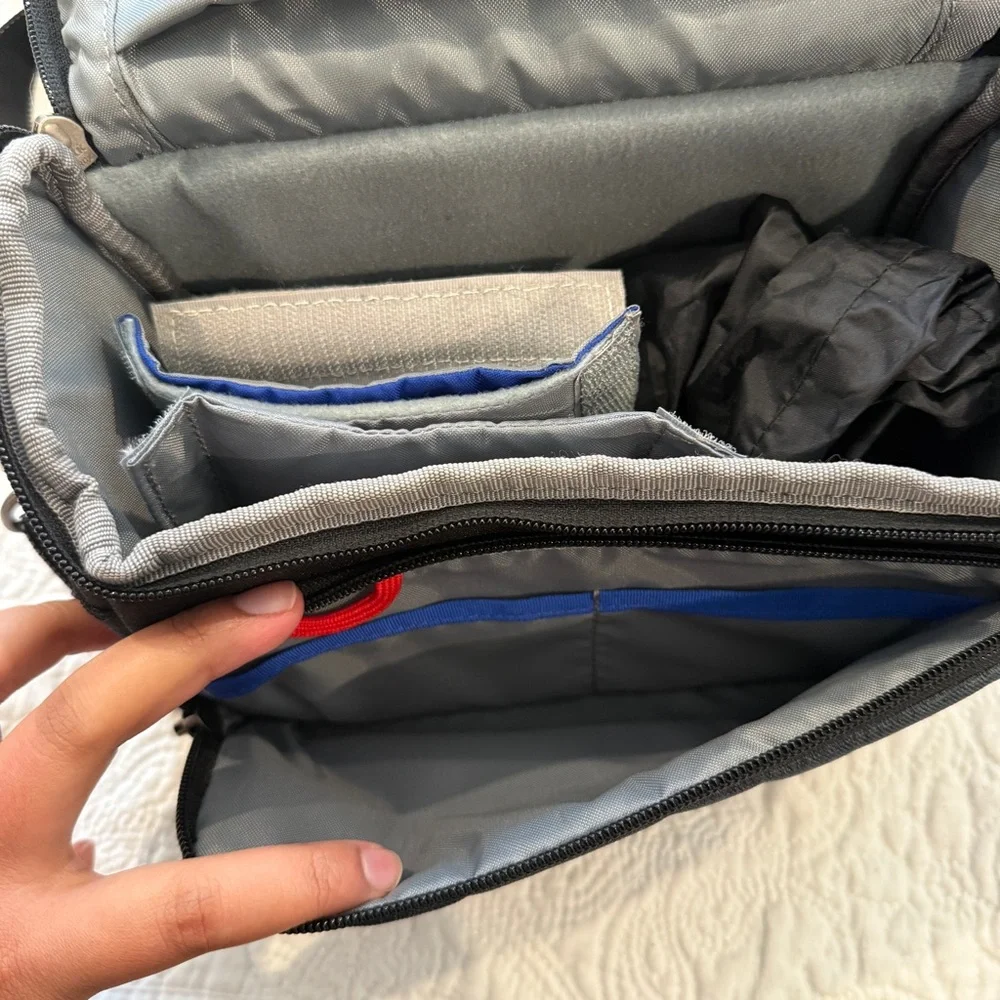 Think Tank Black Gray Mirrorless Mover 20 Camera Bag